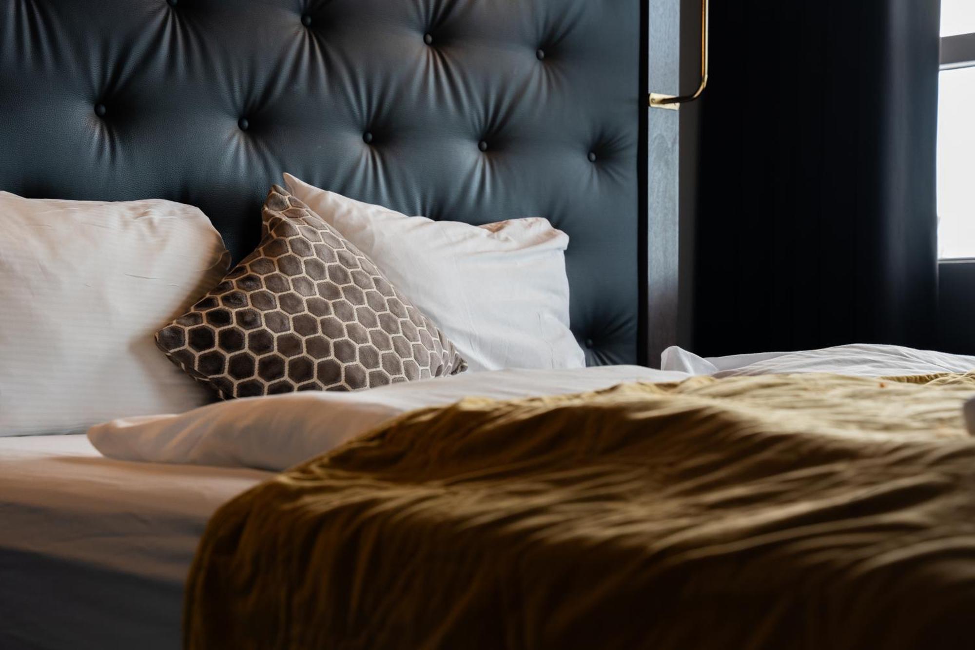 R13 - A Townhouse Hotel 2*