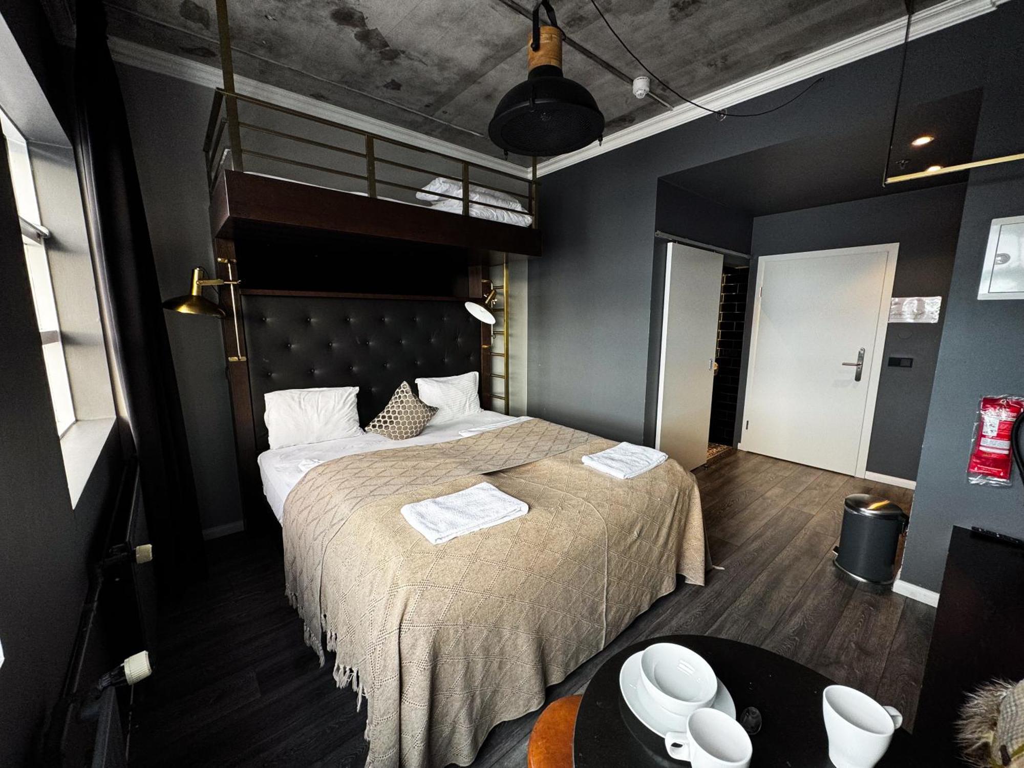 R13 - A Townhouse Hotel 2*