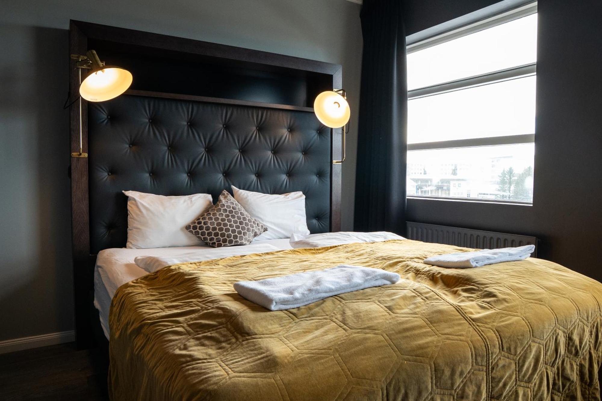 R13 - A Townhouse Hotel